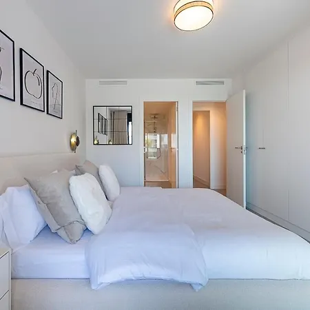 Apartment Magnificent 3-bedroom Apartment, Terrace, Sauna And Swimming Pools Estepona