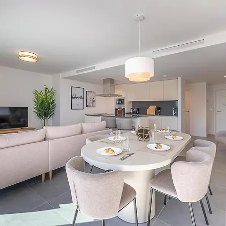 Apartment Magnificent 3-bedroom Apartment, Terrace, Sauna And Swimming Pools