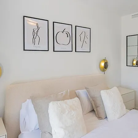 Magnificent 3-bedroom Apartment, Terrace, Sauna And Swimming Pools *