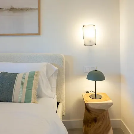 Magnificent 3-bedroom Apartment, Terrace, Sauna And Swimming Pools Apartment *