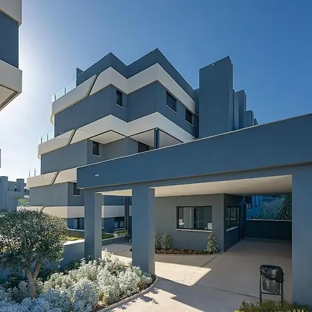 Magnificent 3-bedroom Apartment, Terrace, Sauna And Swimming Pools Apartment