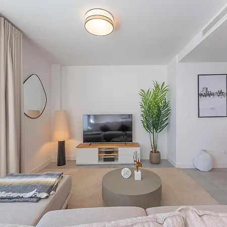 Magnificent 3-bedroom Apartment, Terrace, Sauna And Swimming Pools Apartment Estepona