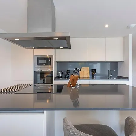 Magnificent 3-bedroom Apartment, Terrace, Sauna And Swimming Pools Apartment Estepona