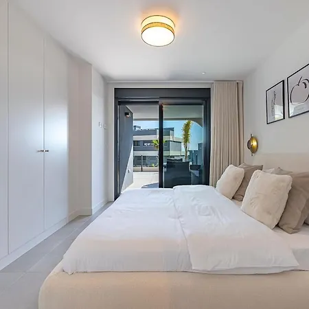 Magnificent 3-bedroom Apartment, Terrace, Sauna And Swimming Pools Apartment *