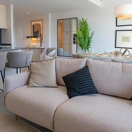 Apartment Magnificent 3-bedroom Apartment, Terrace, Sauna And Swimming Pools