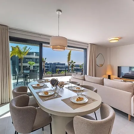 Magnificent 3-bedroom Apartment, Terrace, Sauna And Swimming Pools Apartment