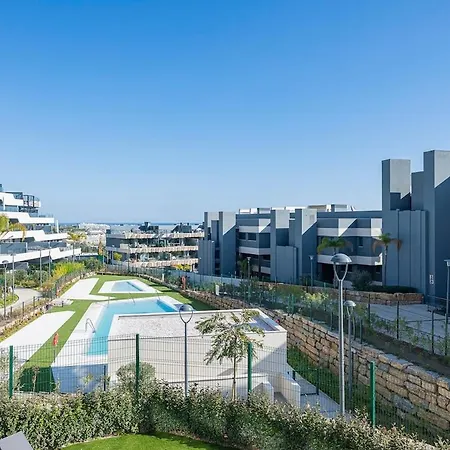 Magnificent 3-bedroom Apartment, Terrace, Sauna And Swimming Pools Apartment Estepona