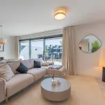 דירה Magnificent 3-bedroom Apartment, Terrace, Sauna And Swimming Pools אסטפונה